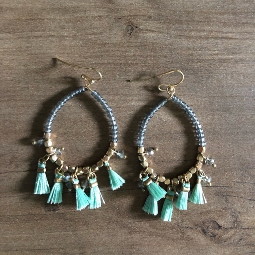 NWT ⛱️🔥Turquoise Beaded Fringe Drop Earrings - OS